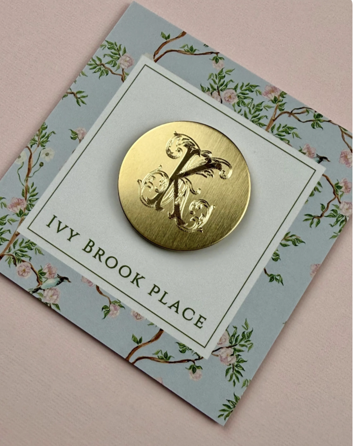 Needle Minder in Vintage Vine Font