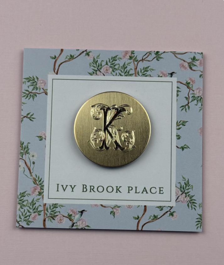 Needle Minder in Vintage Vine Font