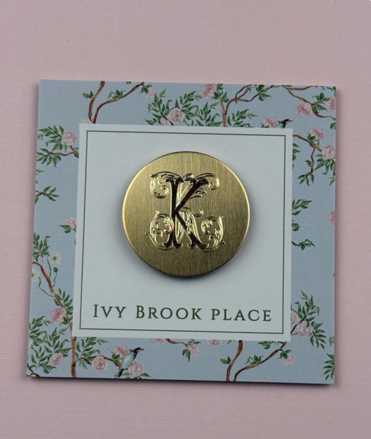 Needle Minder in Vintage Vine Font