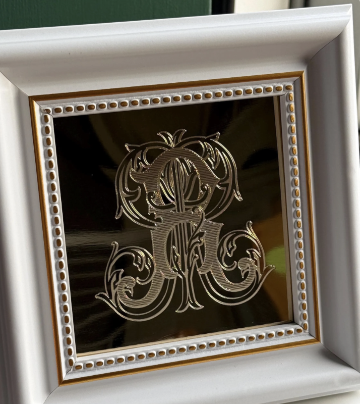 Engraved Monogram Letter in Vintage Vine Font
