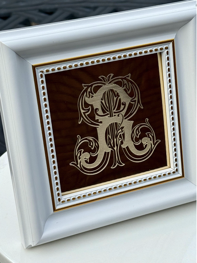 Engraved Monogram Letter in Vintage Vine Font