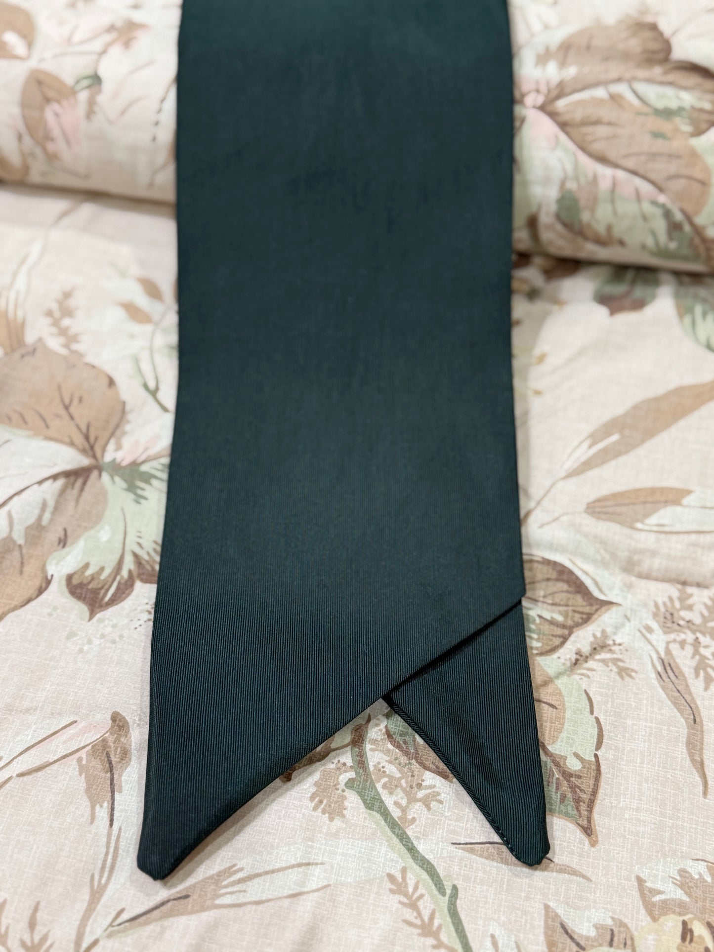 Hunter Green Taffeta Wreath Sash