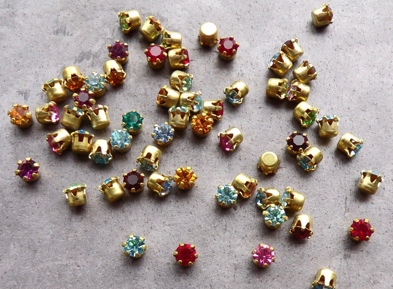 Vintage Brass Large Rhinestone Needle Minder
