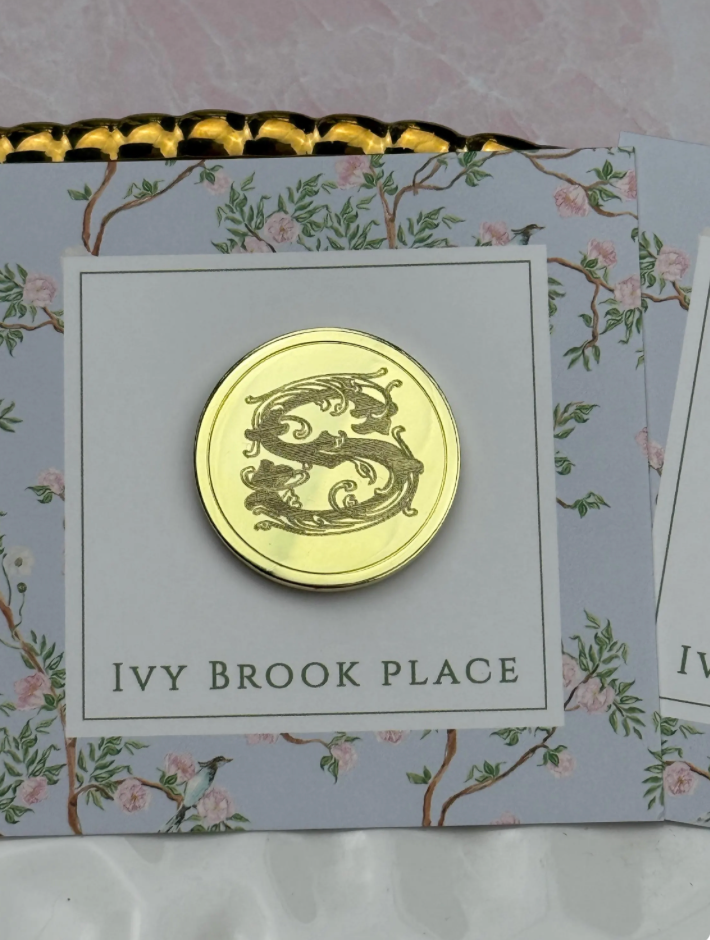 Recessed Coin Style Gold Needle Minder