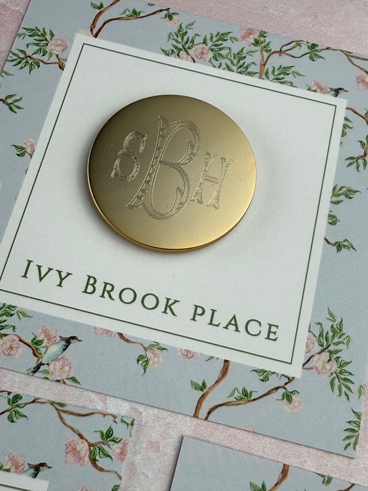 Matte Brass  Gold Round Needle Minder